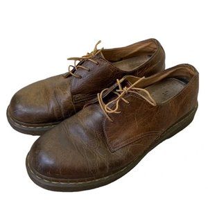 Doc Martens Vintage Brown Leather Distressed Lace Up Oxford Shoes in Size 9